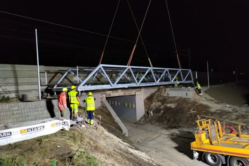 Bridge installation in Riga
